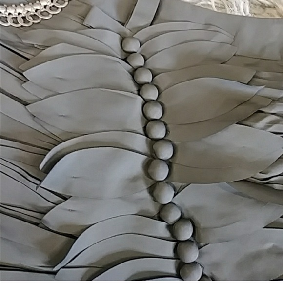 Twelve by twelve olive skirt. - Picture 2 of 3